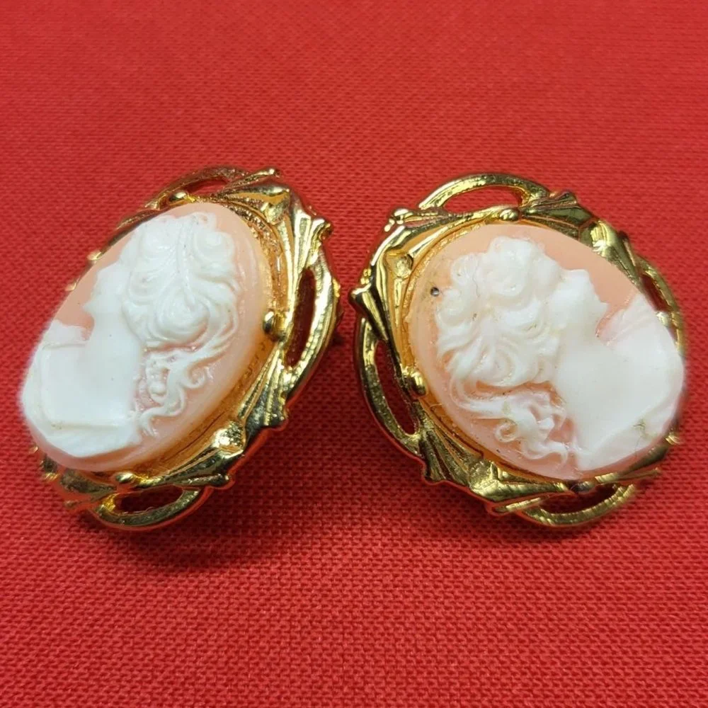 Vintage Gold Tone Cameo Earrings - Picture 12 of 12